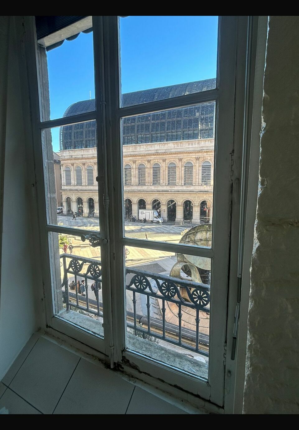 Installez vos bureaux au cur de Lyon  63 m² Place Louis Pradel