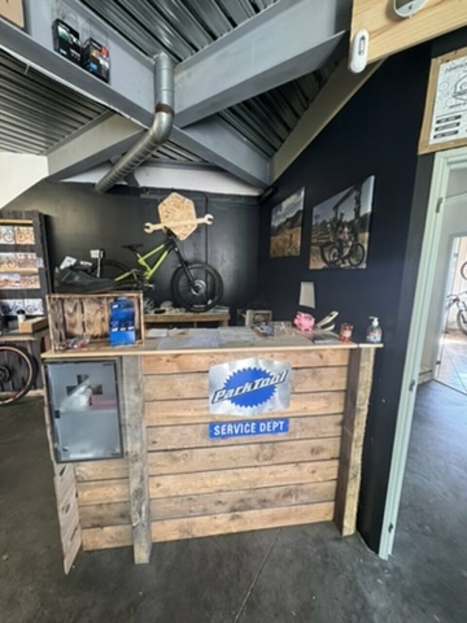 A Louer Local d&rsquo;activité avec bureaux